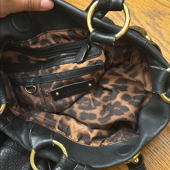 B. Makowsky Black leather and Gold accents Shoulder Bag with Hobo Design - Picture 5 of 5